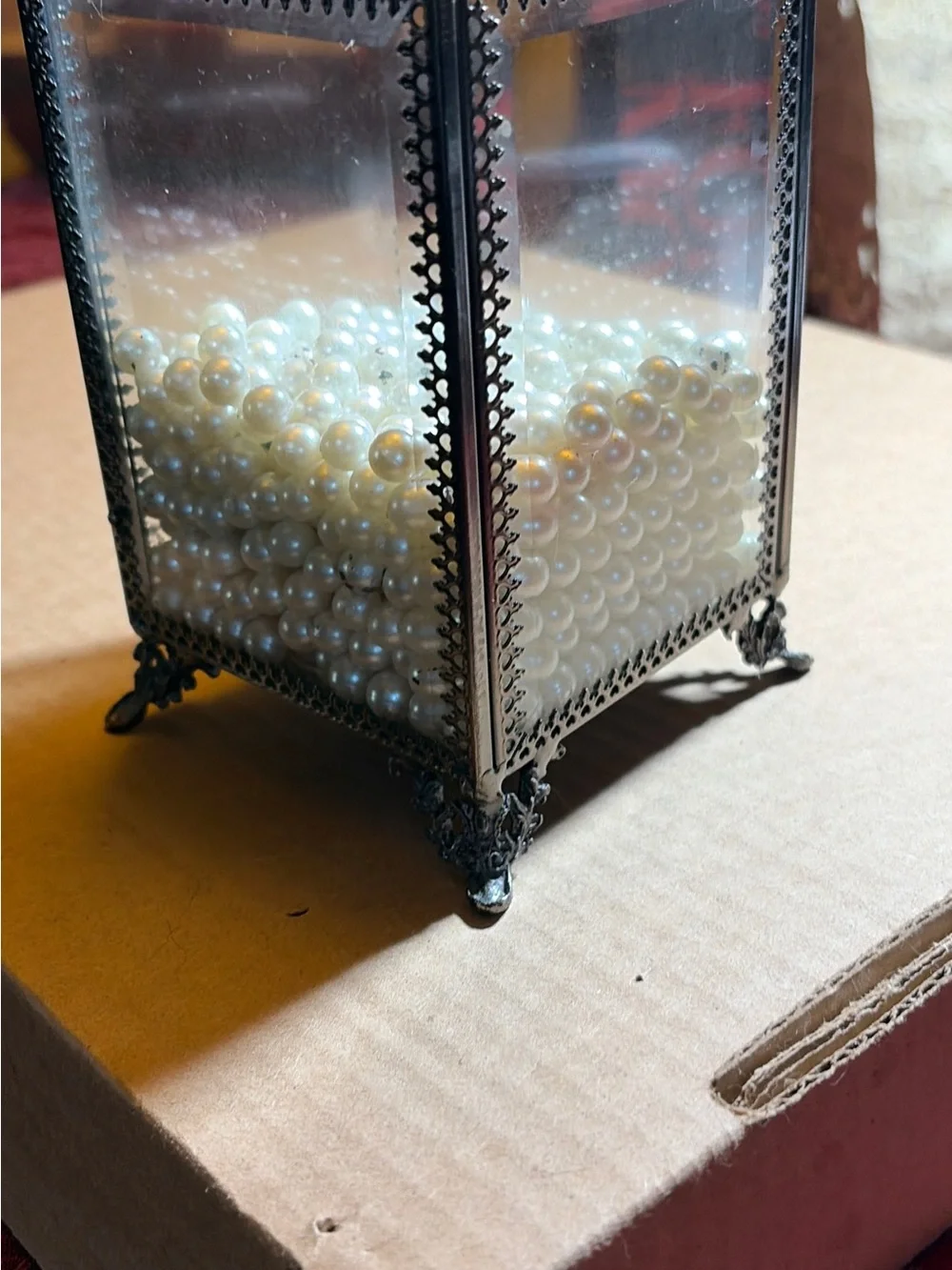 Elegant pen and pencil holder with pearls and stunning metawork